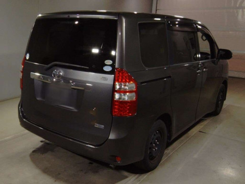 2012 Toyota Noah ZRR70G[1]