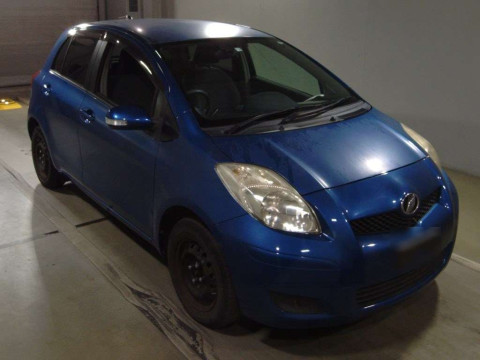 2010 Toyota Vitz SCP90[2]