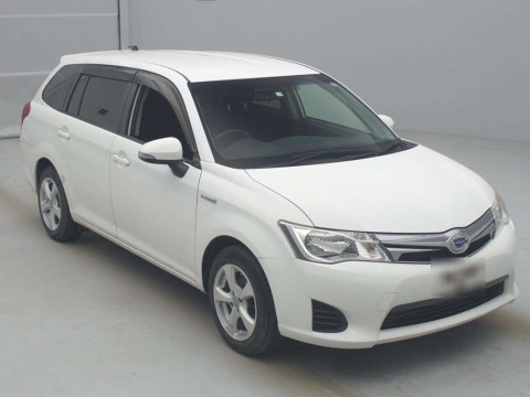 2014 Toyota Corolla Fielder NKE165G[2]