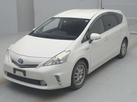 2013 Toyota Prius alpha ZVW41W[0]