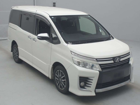 2014 Toyota Voxy ZRR85W[2]