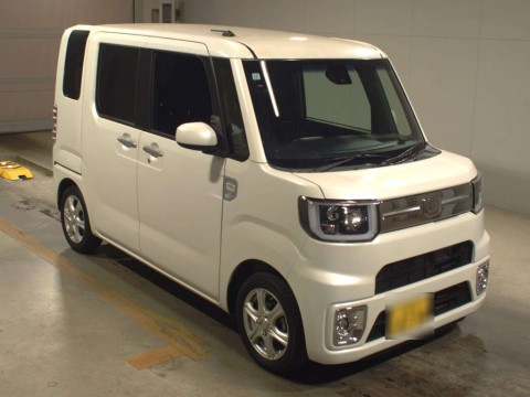 2017 Daihatsu Wake LA700S[2]