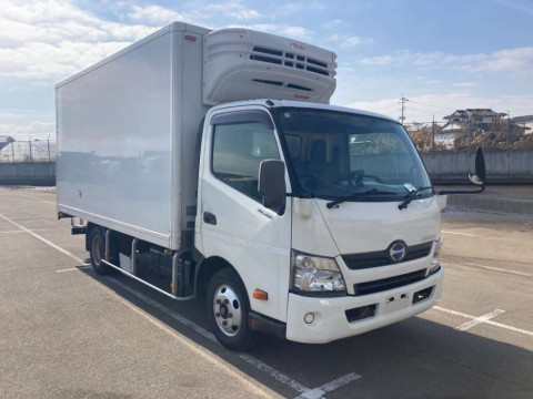 2014 Hino DUTRO XZU710M[2]