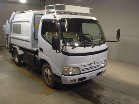 2008 Hino DUTRO BZU300X[2]