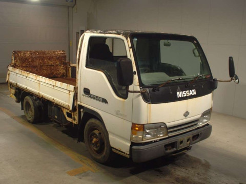 2000 Nissan Atlas AKR66EA[2]