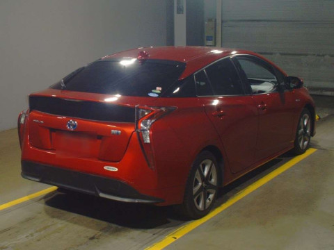 2016 Toyota Prius ZVW50[1]