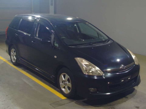 2005 Toyota Wish ZNE10G[2]