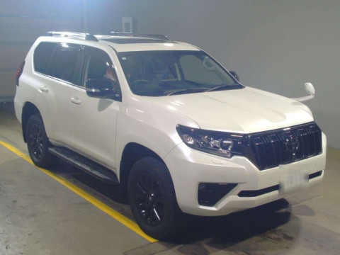 2021 Toyota Land Cruiser Prado TRJ150W[2]