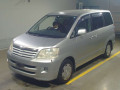 2003 Toyota Noah