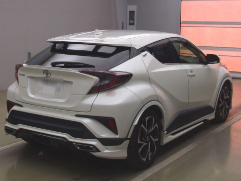 2017 Toyota C-HR NGX50[1]