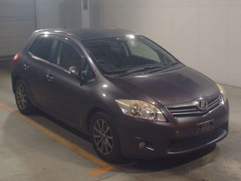 2010 Toyota Auris NZE151H[2]