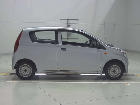 2012 Daihatsu Mira L275V[2]