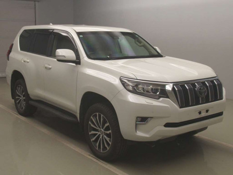 2020 Toyota Land Cruiser Prado TRJ150W[2]