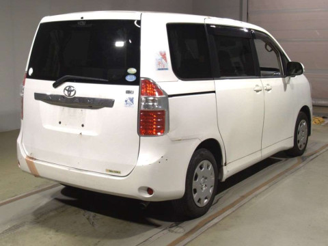 2009 Toyota Noah ZRR70G[1]