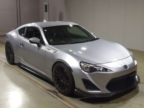 2014 Toyota 86 ZN6[2]