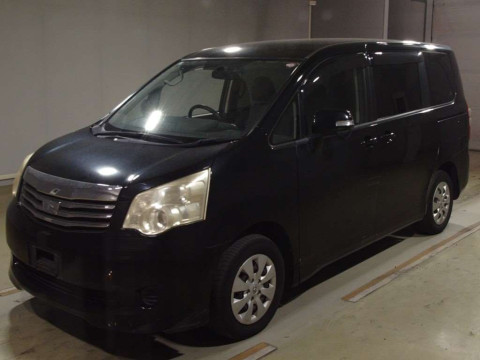 2010 Toyota Noah ZRR70G[0]