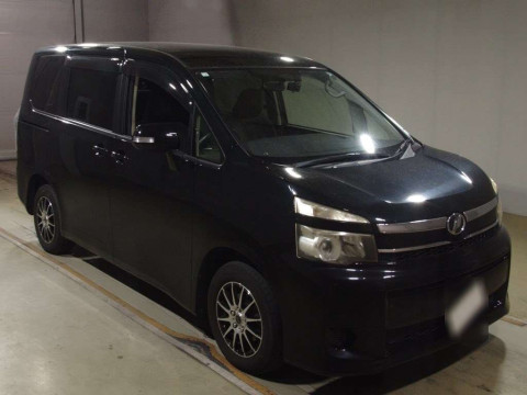 2012 Toyota Voxy ZRR70G[2]