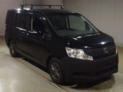 2010 Honda Step WGN RK1[2]