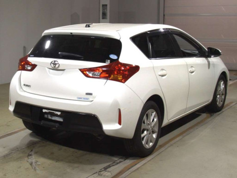 2013 Toyota Auris ZRE186H[1]