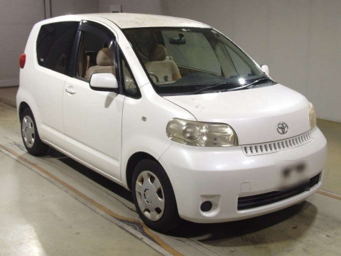 2005 Toyota Porte NNP10[2]