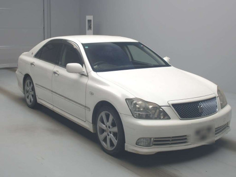 2004 Toyota Crown GRS182[2]