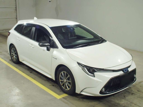 2019 Toyota Corolla Touring Wagon ZWE214W[2]