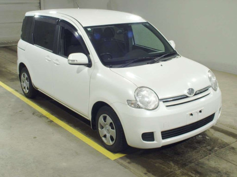 2011 Toyota Sienta NCP81G[2]