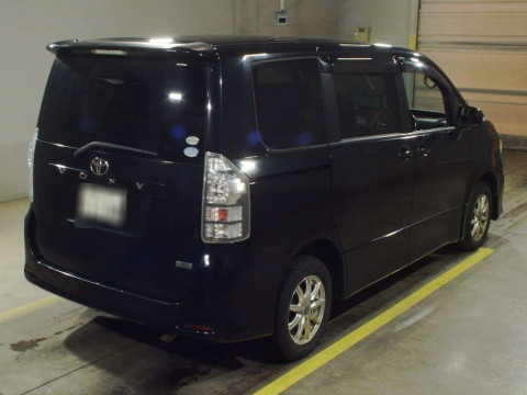 2010 Toyota Voxy ZRR75W[1]