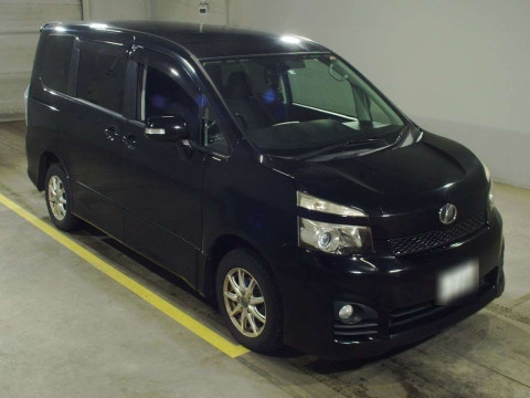 2010 Toyota Voxy ZRR75W[2]