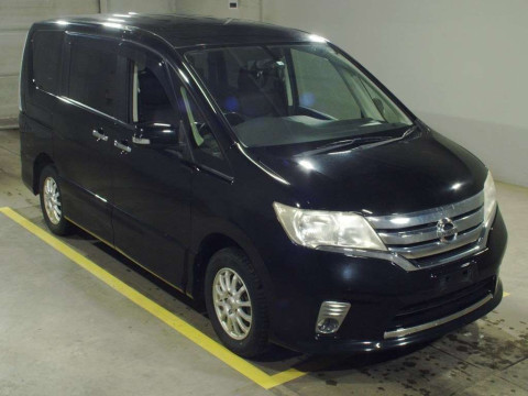 2013 Nissan Serena FNC26[2]