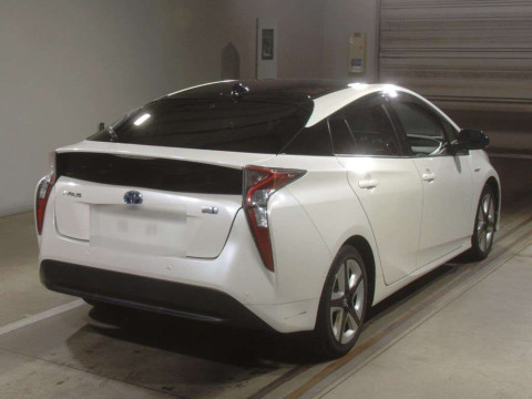 2017 Toyota Prius ZVW50[1]