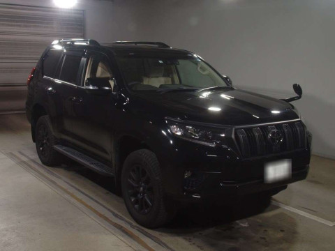 2022 Toyota Land Cruiser Prado TRJ150W[2]