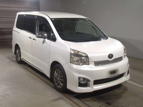 2012 Toyota Voxy ZRR70W[2]