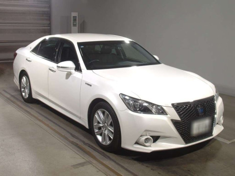 2015 Toyota Crown Hybrid AWS210[2]