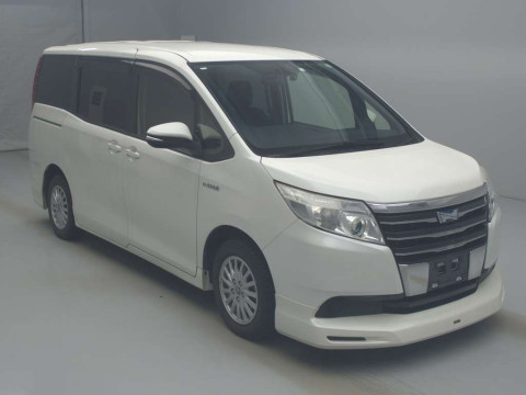 2014 Toyota Noah ZWR80G[2]