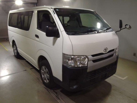 2017 Toyota Hiace Van KDH206V[2]