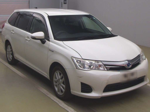 2013 Toyota Corolla Fielder NKE165G[2]