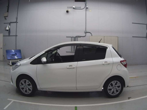 2018 Toyota Vitz NSP130[2]