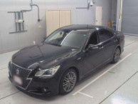 2014 Toyota Crown Hybrid