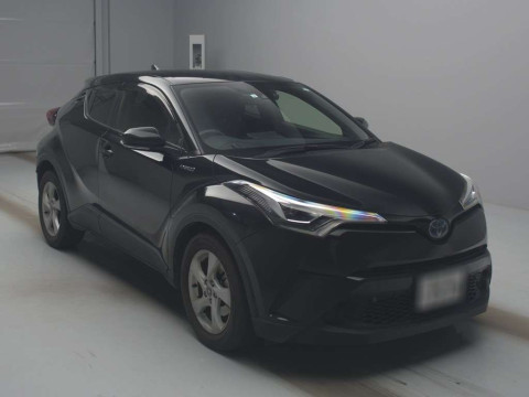 2019 Toyota C-HR ZYX10[1]