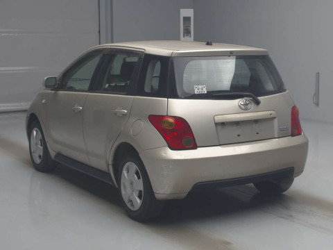 2003 Toyota IST NCP60[2]