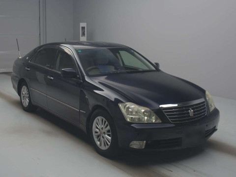 2004 Toyota Crown GRS182[1]