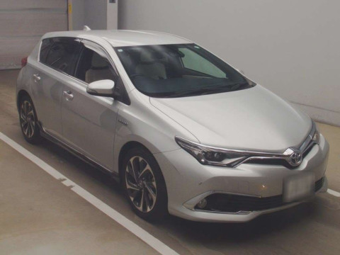 2016 Toyota Auris ZWE186H[1]