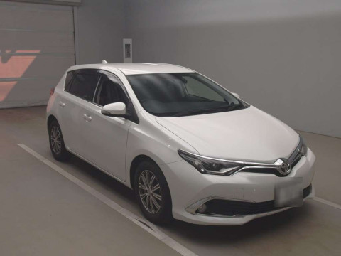 2016 Toyota Auris NRE185H[1]