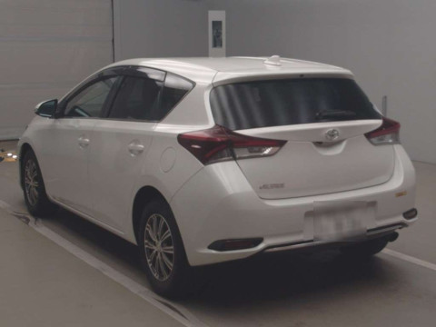 2016 Toyota Auris NRE185H[2]