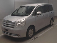 2010 Toyota Noah