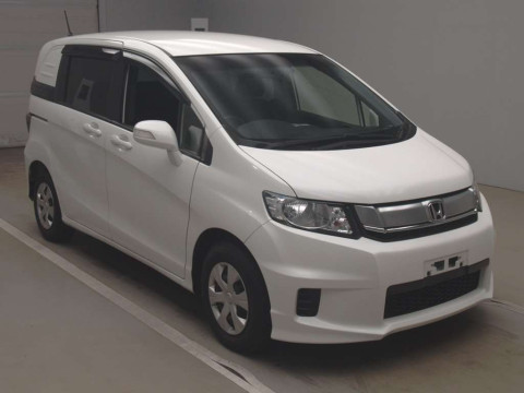 2015 Honda Freed Spike GB3[1]