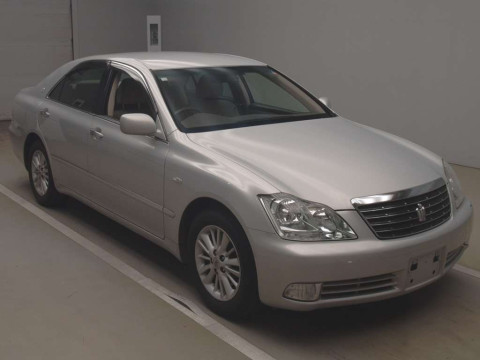 2004 Toyota Crown GRS182[1]