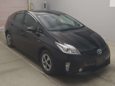 2015 Toyota Prius ZVW30[1]