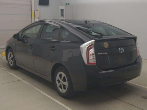 2015 Toyota Prius ZVW30[2]